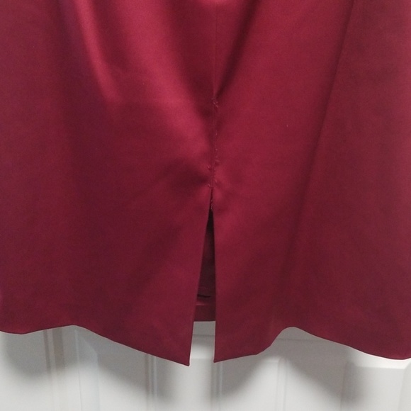 Satin maroon dark red strapless dress with bow - Picture 7 of 8